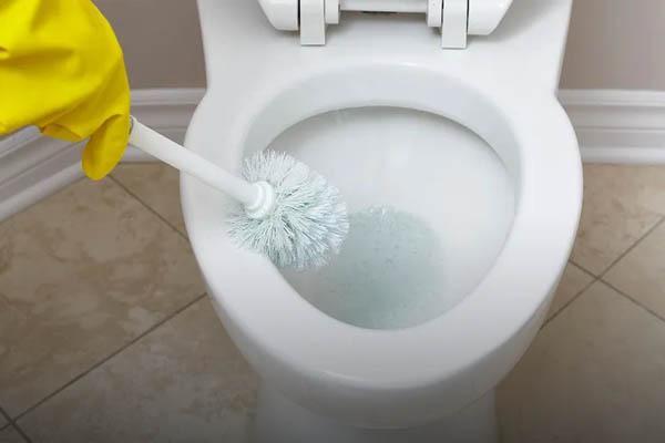 7+1 روش از بین بردن زردی کاسه توالت [آسان و در دسترس]